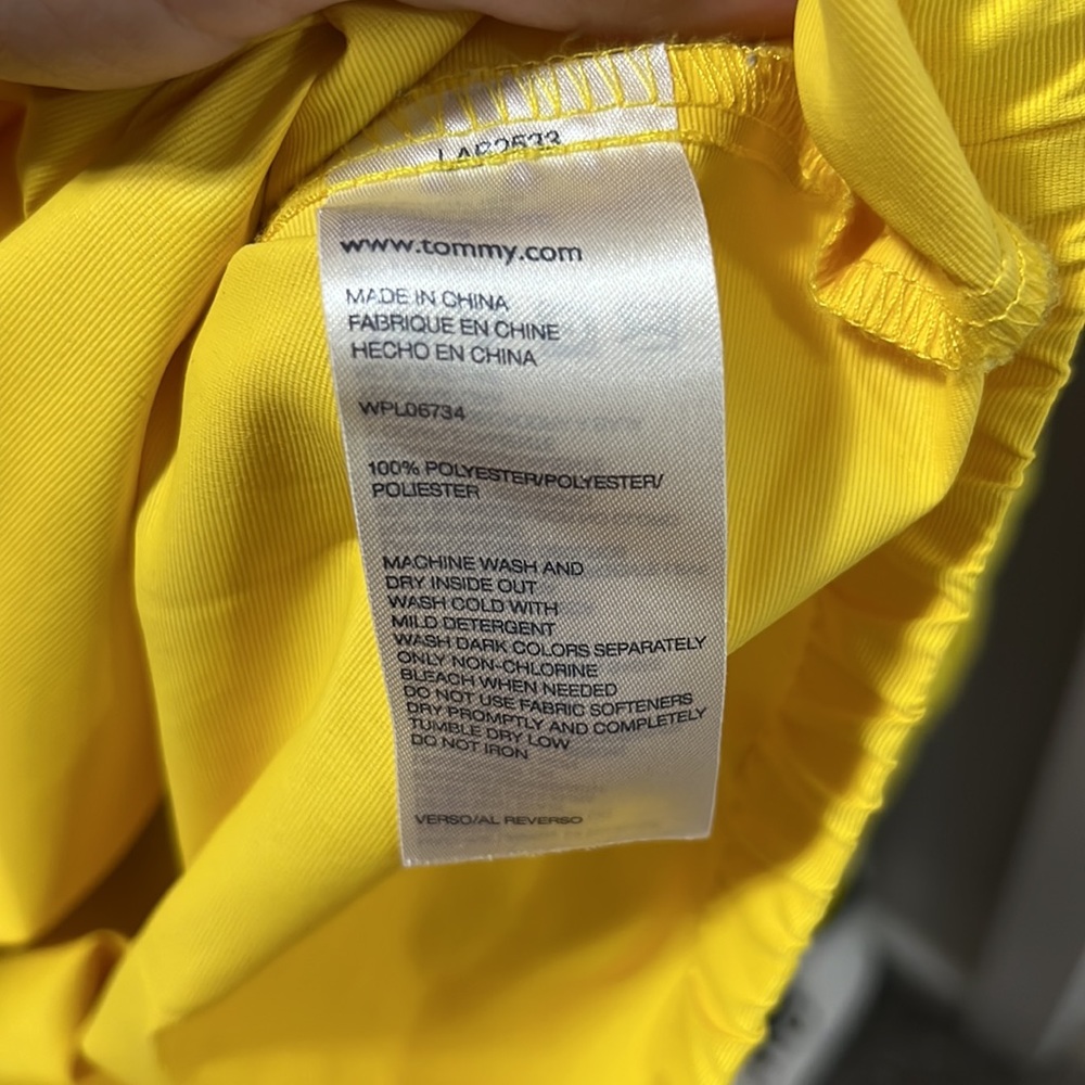 Hooded Tommy Hilfiger wind breaker - Picture 6 of 6